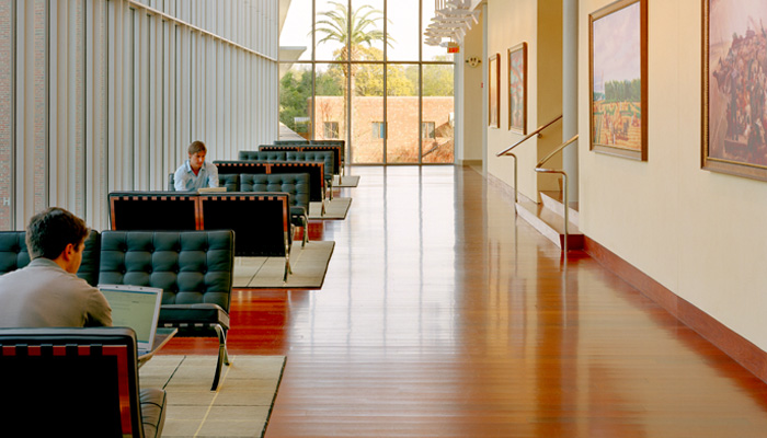 Street/corridor space with Barcelona® Chairs