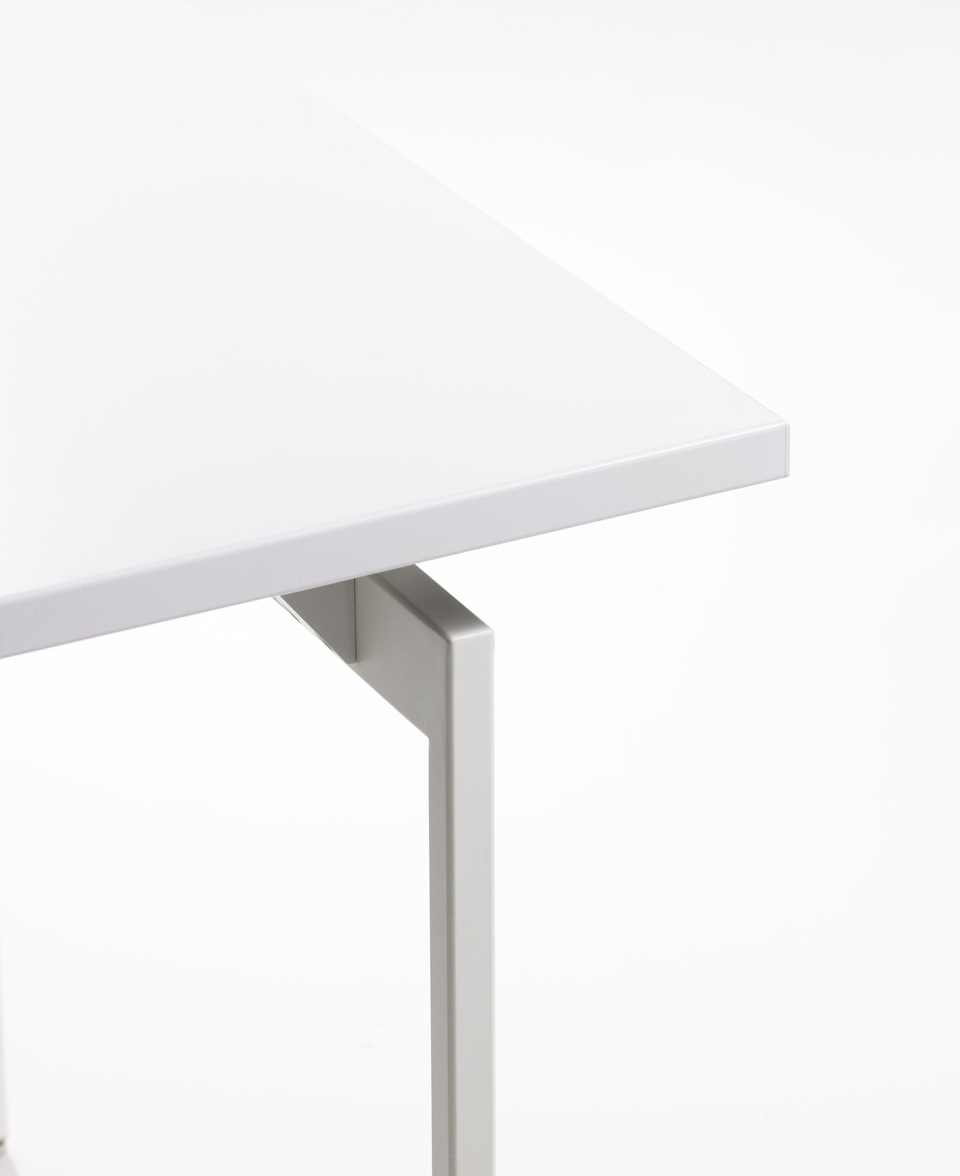 Antenna® Tables and Desks | Knoll