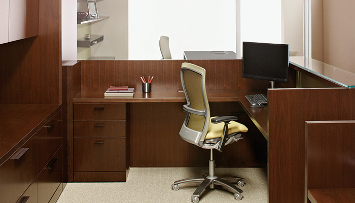 Administrative area with Reff Profiles® and Life® Task Chair